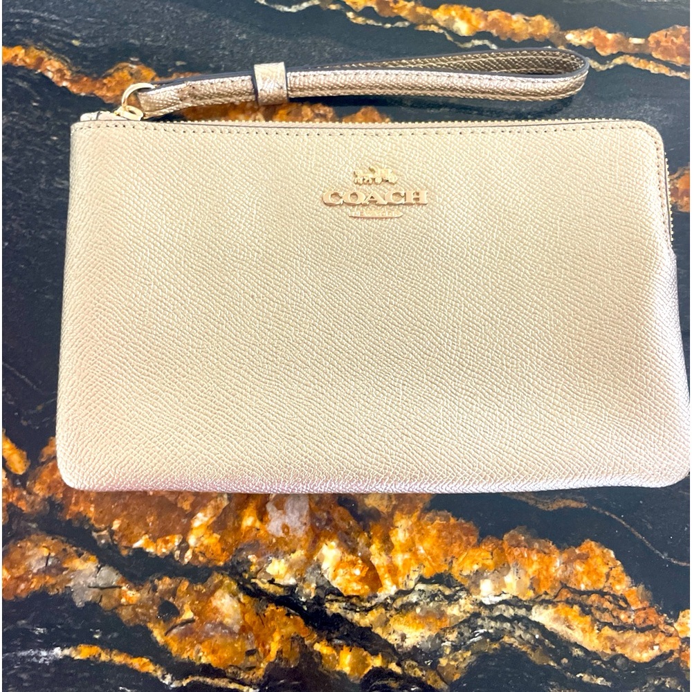Authentic Coach yellow gold leather wristlet clutch w zipper USED ONLY Once! EUC